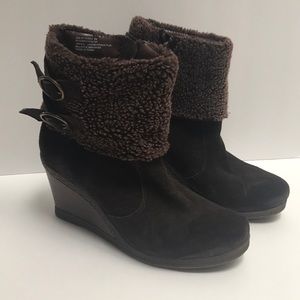 White Mountain Suede Booties Faux Fur Trim Size 9